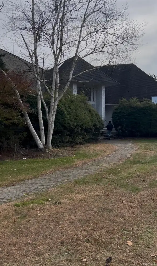 Address Withheld By Seller, East Patchogue, NY 11772