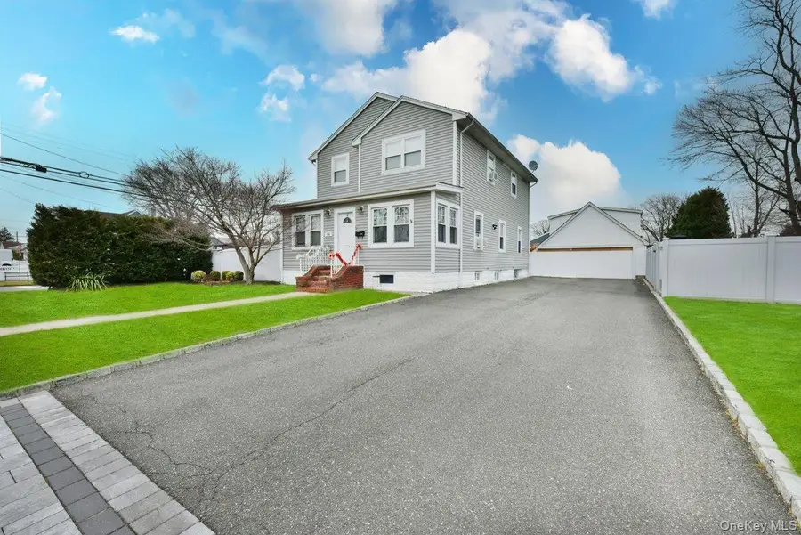 116 15th Avenue, West Babylon, NY 11704 - Image #3