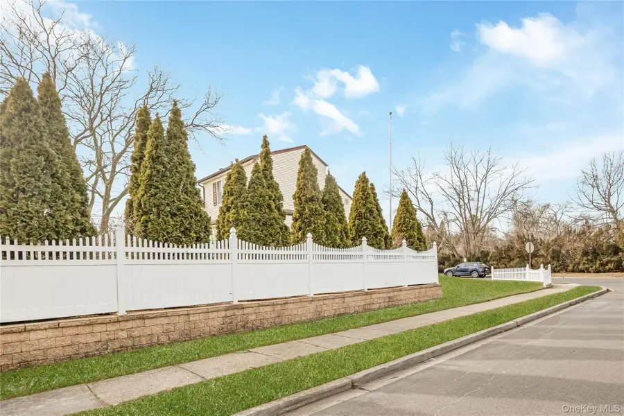 49 Amherst Drive, Massapequa, NY 11758 - Image #3