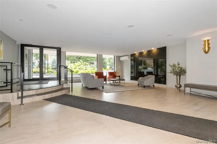 25 Canterbury Road #2F, Great Neck, NY 11021 - Image #2