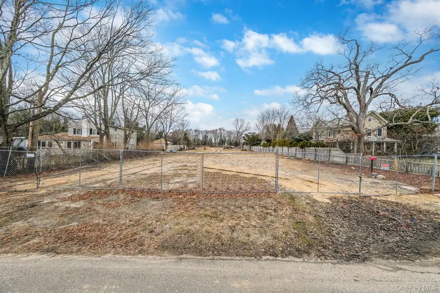 92 Oakwood Avenue, Bayport, NY 11705 - Image #3