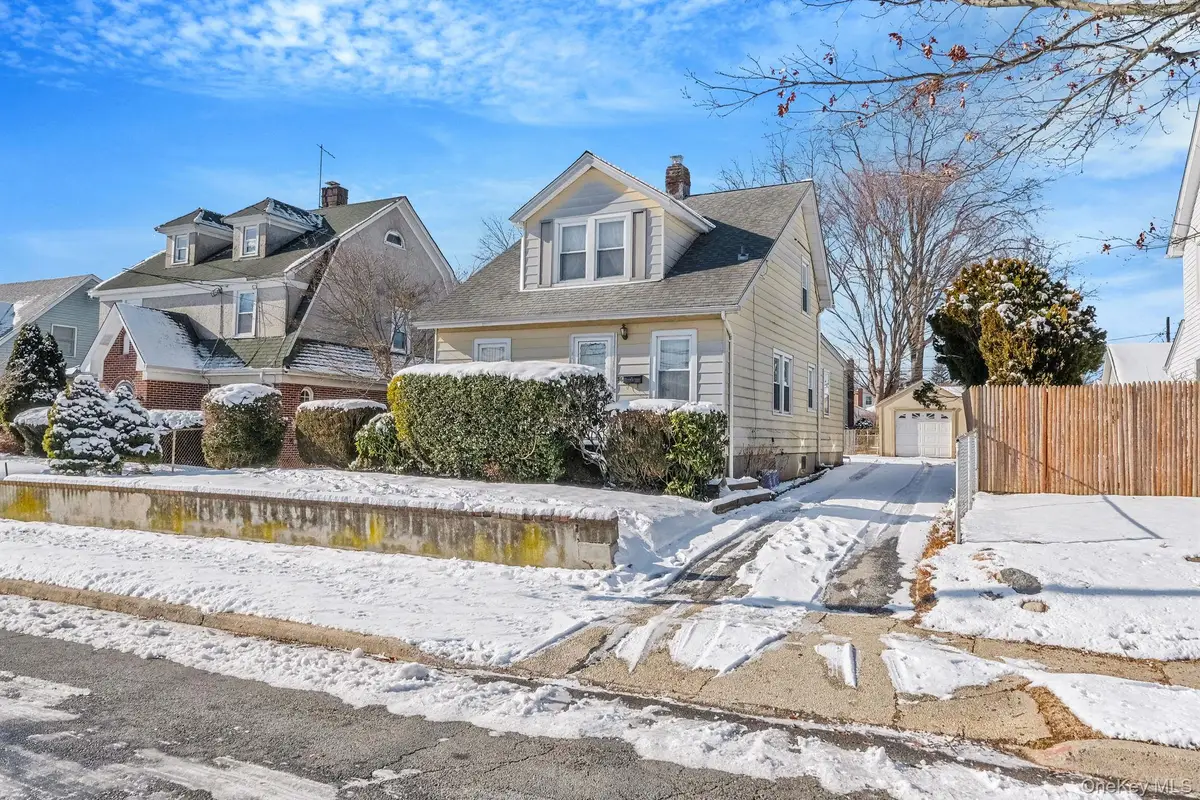 36 Frost Pond Road, Glen Cove, NY 11542 - Image #1