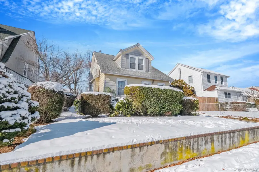 36 Frost Pond Road, Glen Cove, NY 11542 - Image #3