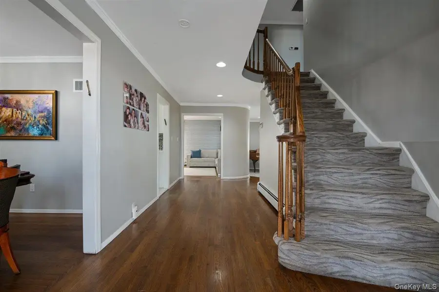 16 Valley Lane N, North Woodmere, NY 11581 - Image #2