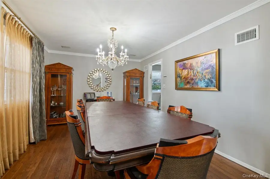 16 Valley Lane N, North Woodmere, NY 11581 - Image #3