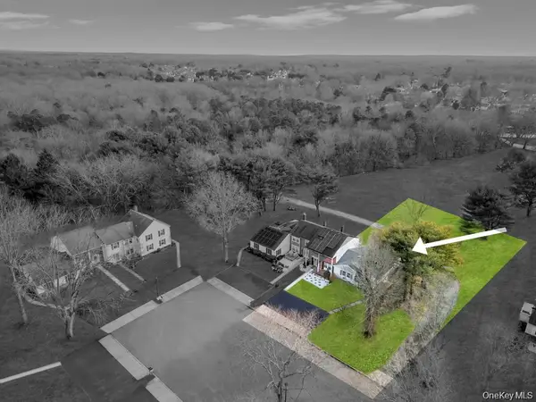 65 Federal Lane, Coram, NY 11727