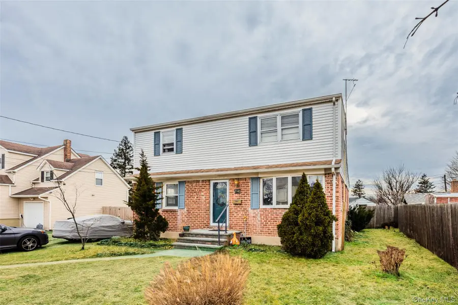 2340 Devon Street, East Meadow, NY 11554 - Image #3