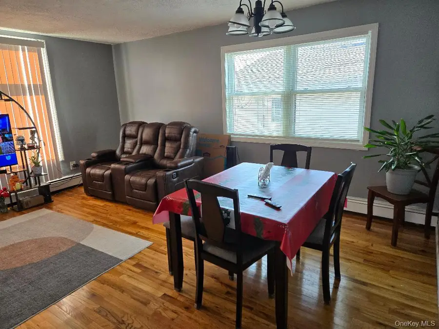 1005 Broadway, Westbury, NY 11590 - Image #3