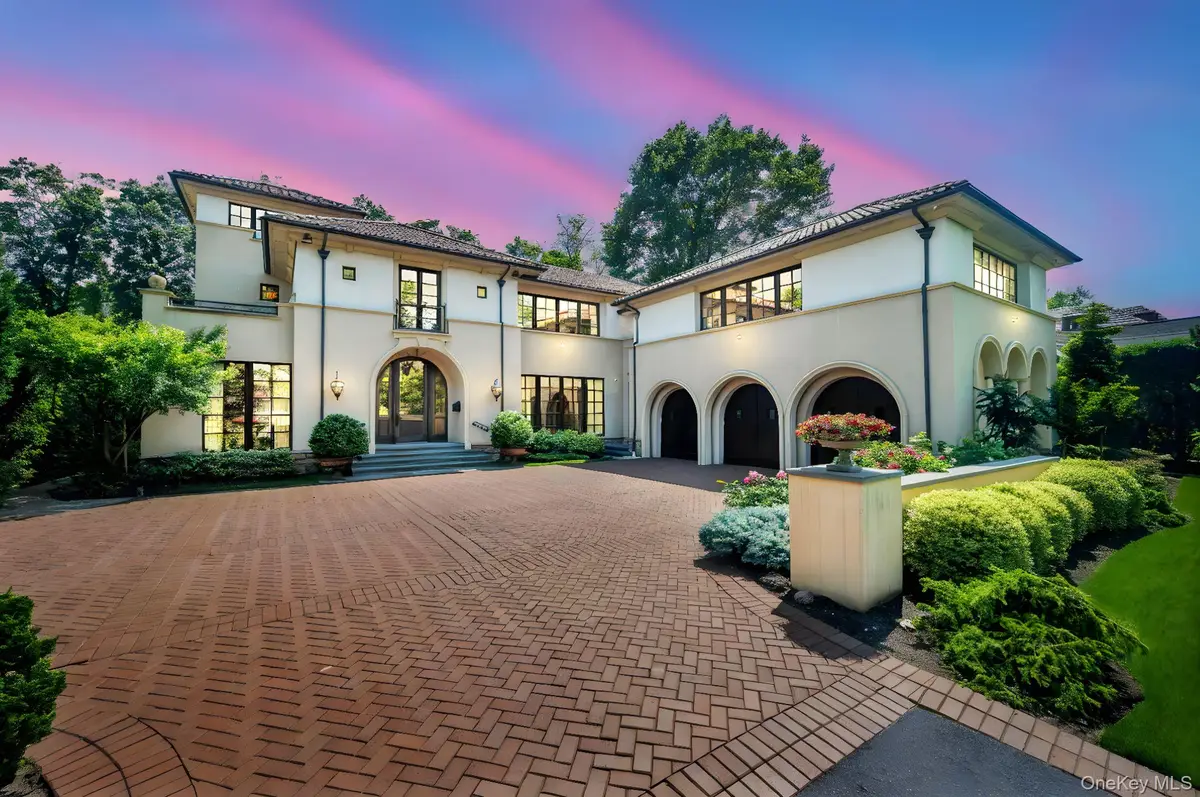 48 Nassau Drive, Great Neck, NY 11021 - Image #1