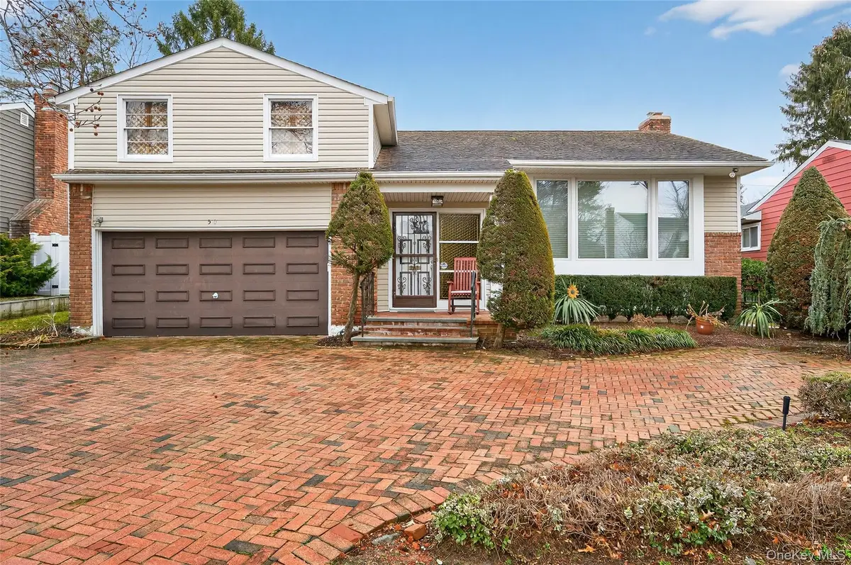 50 Netto Lane, Plainview, NY 11803 - Image #1