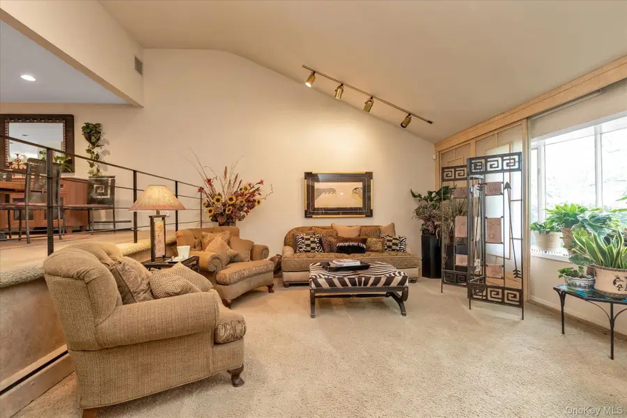 1055 Cedarhurst Street, North Woodmere, NY 11581 - Image #3