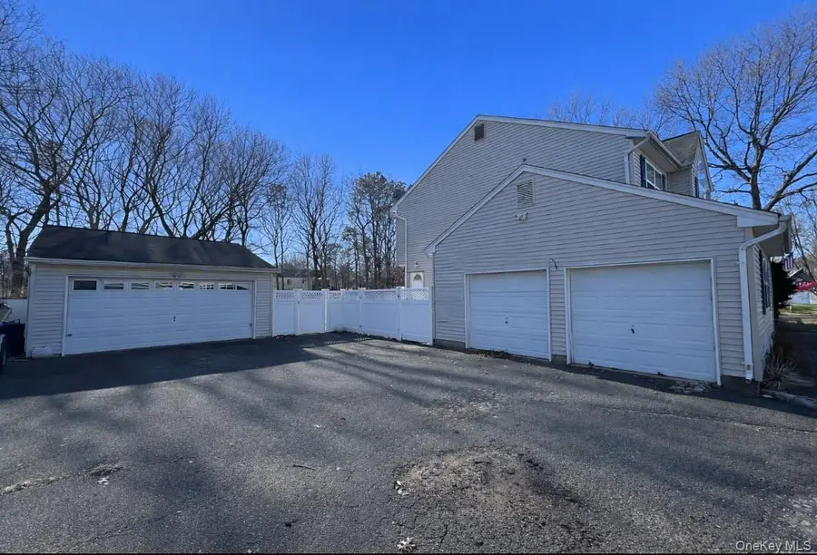 2 Daylilly Court, Middle Island, NY 11953 - Image #2