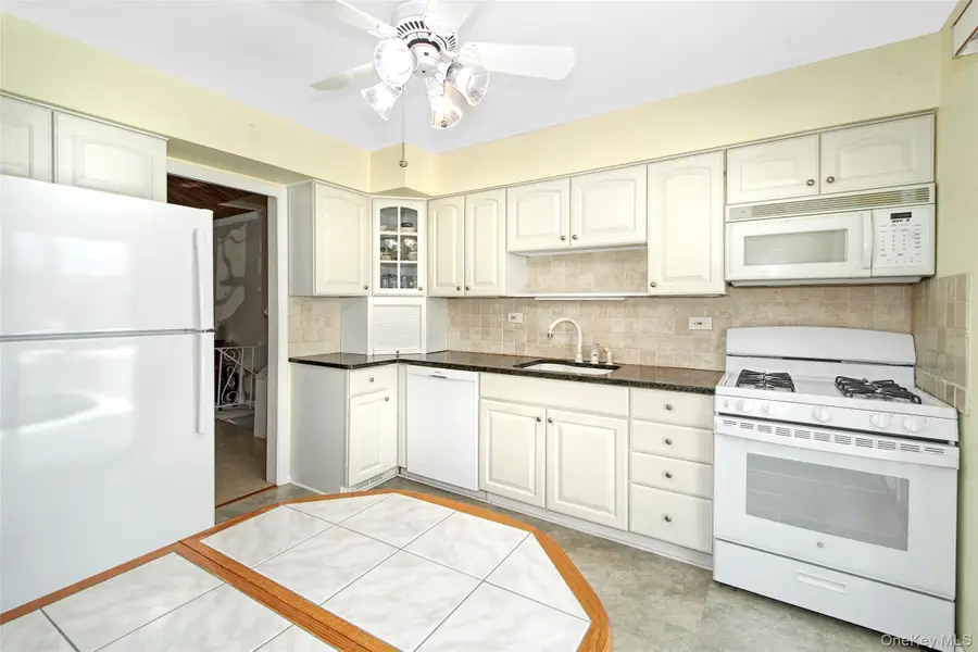 107 Parkview Road, Elmsford, NY 10523 - Image #3