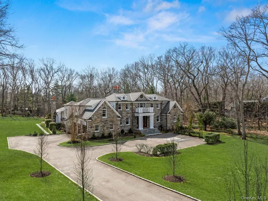 27 Victorian Lane, Brookville, NY 11545 - #2