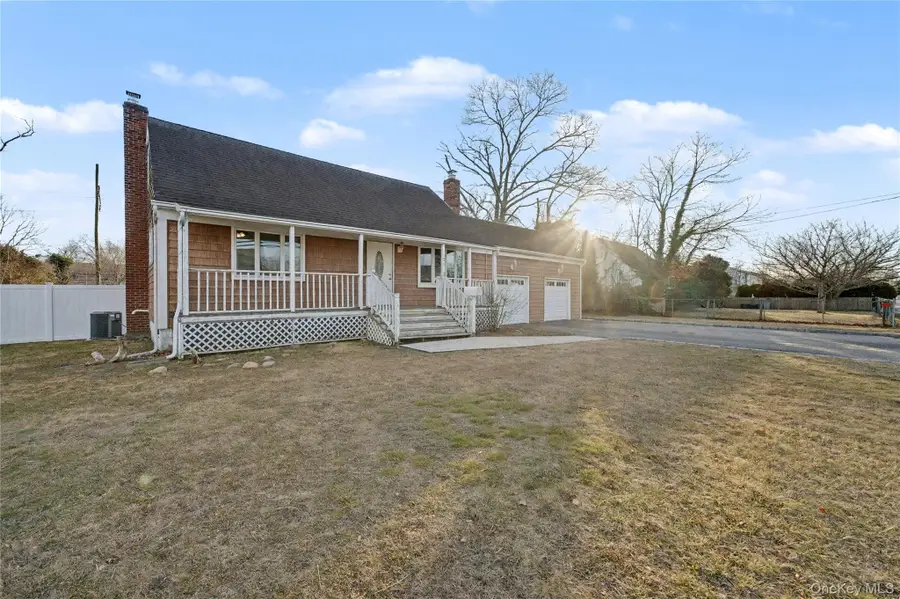 158 Moffitt Boulevard, Islip, NY 11751 - Image #2