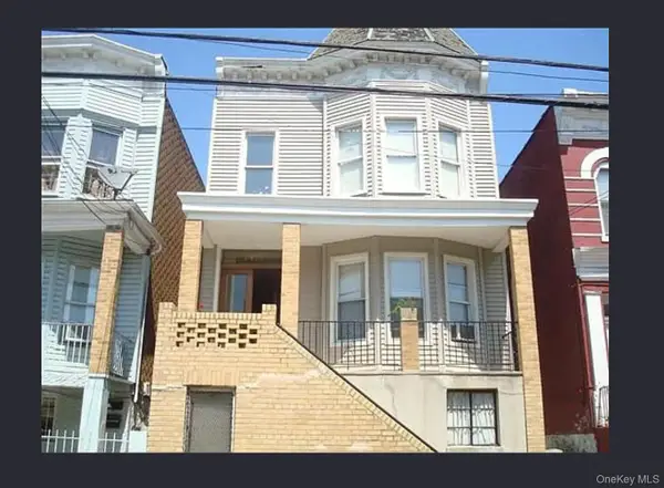 1822 Hunt Avenue, Bronx, NY 10462