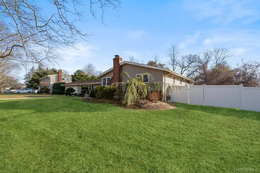 11 Cedar Crest Drive, Dix Hills, NY 11746 - #3