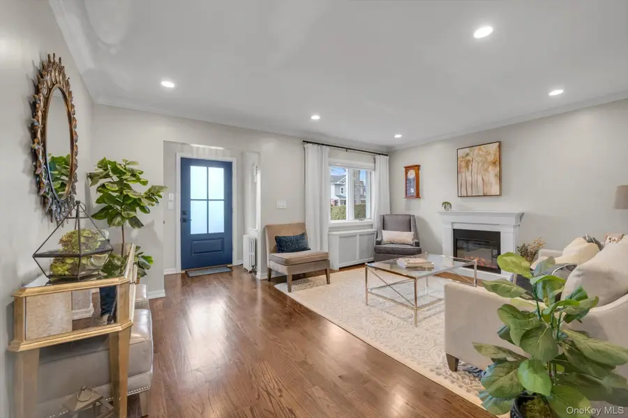 39 Corwin Avenue, New Hyde Park, NY 11040 - Image #2