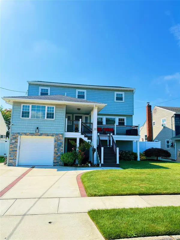 22 Wilshire Court, Freeport, NY 11520