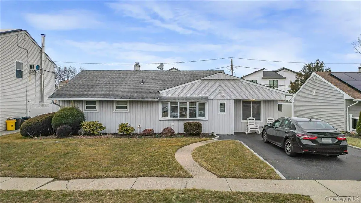 17 Wilson Lane, Bethpage, NY 11714 - Image #1