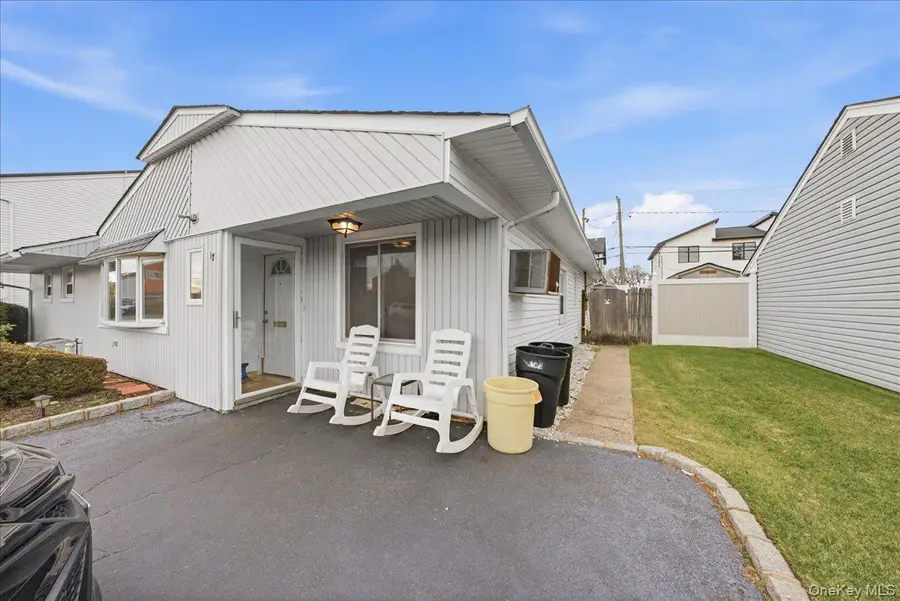 17 Wilson Lane, Bethpage, NY 11714 - Image #3