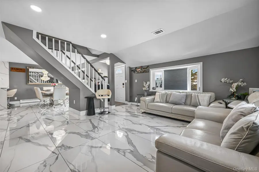 4185 Harriet Road, Bethpage, NY 11714 - Image #3