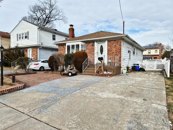 225 E Mineola Avenue, Valley Stream, NY 11580