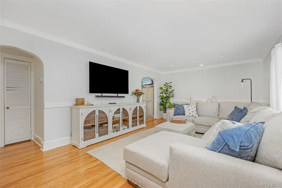 36 Wingam Drive, Islip, NY 11751 - Image #3