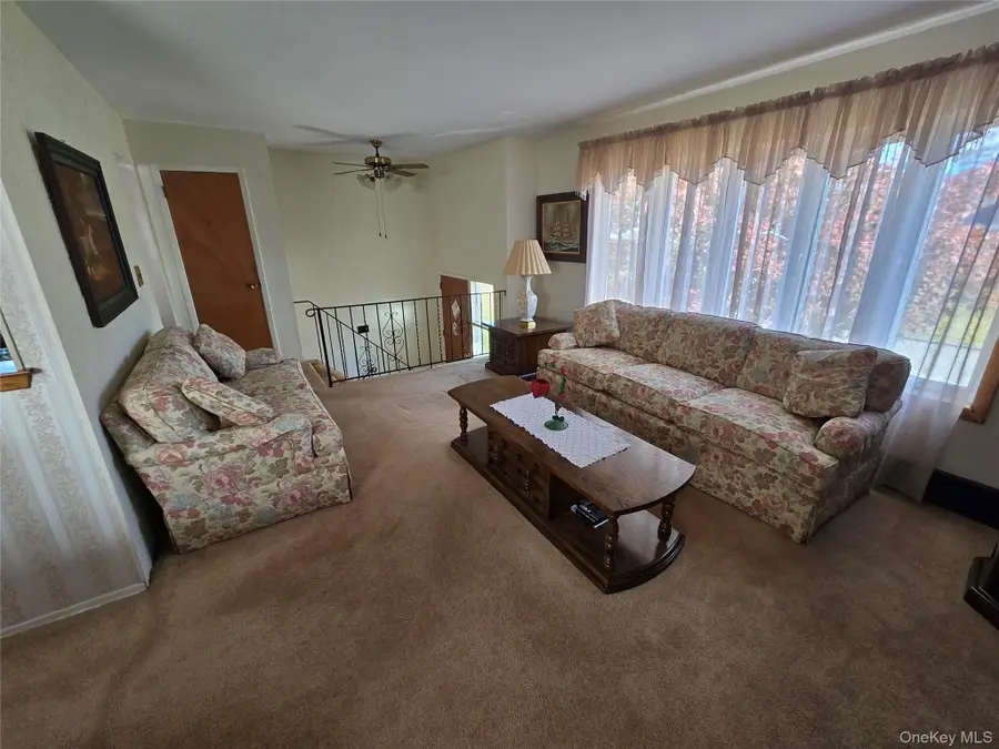 715 Mccall Avenue, West Islip, NY 11795 - Image #2