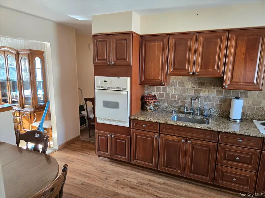 715 Mccall Avenue, West Islip, NY 11795 - Image #3