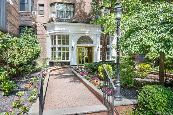 69-40 Yellowstone Boulevard #108, Forest Hills, NY 11375