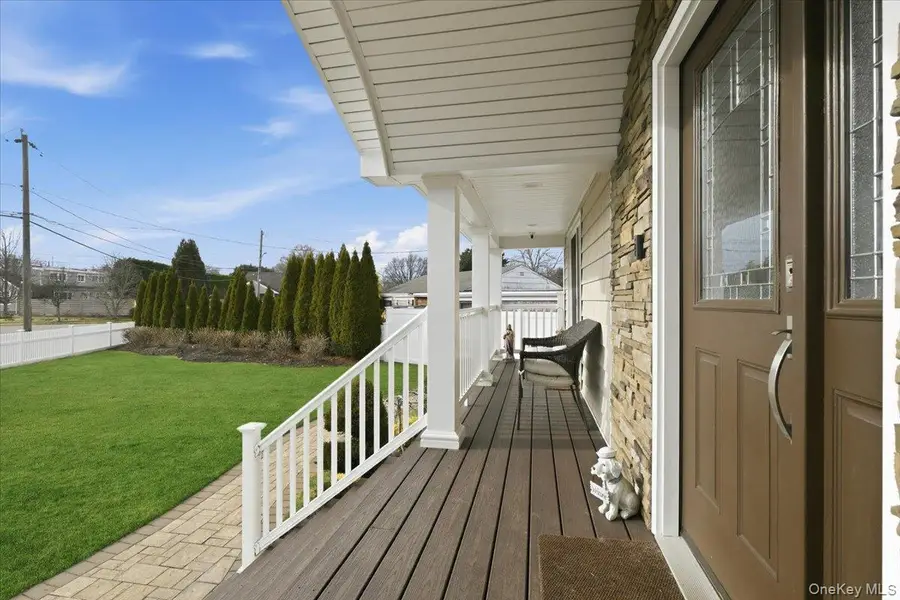 3 Neptune Place, Massapequa, NY 11758 - Image #2