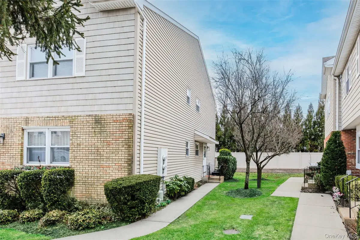 1425 Jerusalem Ave. #7, North Merrick, NY 11565 - Image #1