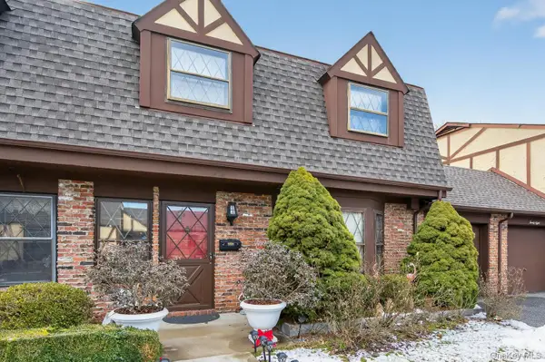 Address Withheld By Seller, Deer Park, NY 11729