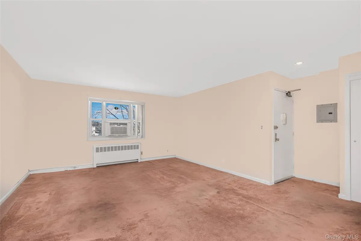 6 Dehaven Drive #2E, Yonkers, NY 10703 - Image #1