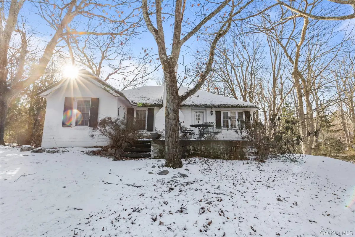 32 Hillside Road, Stony Brook, NY 11790 - Image #1