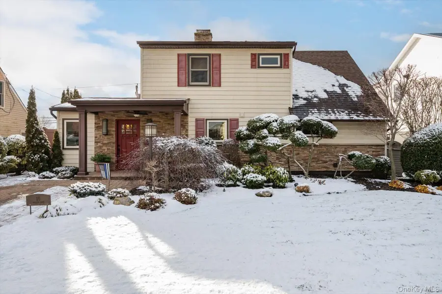 16 Dahlia Lane, Wantagh, NY 11793 - Image #2