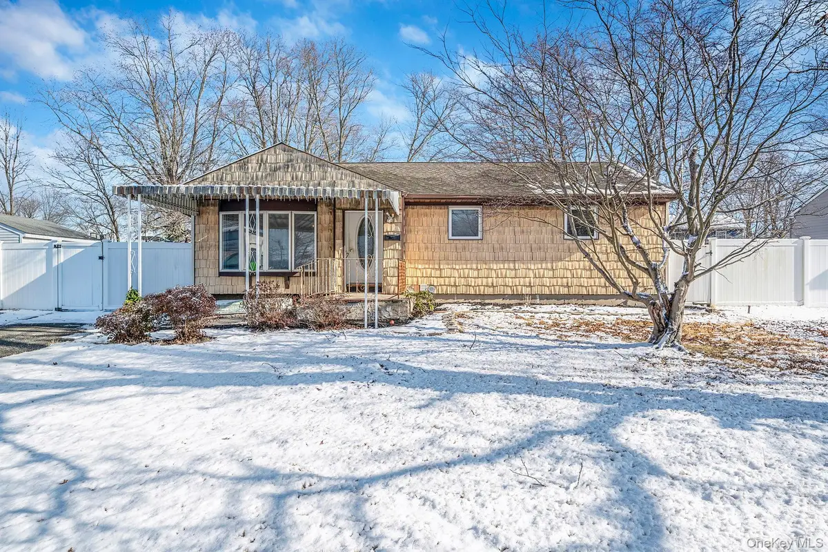 2711 Connecticut Avenue, Medford, NY 11763 - Image #1