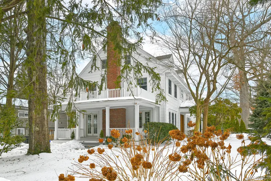 198 Warner Avenue, Roslyn Heights, NY 11577 - Image #3