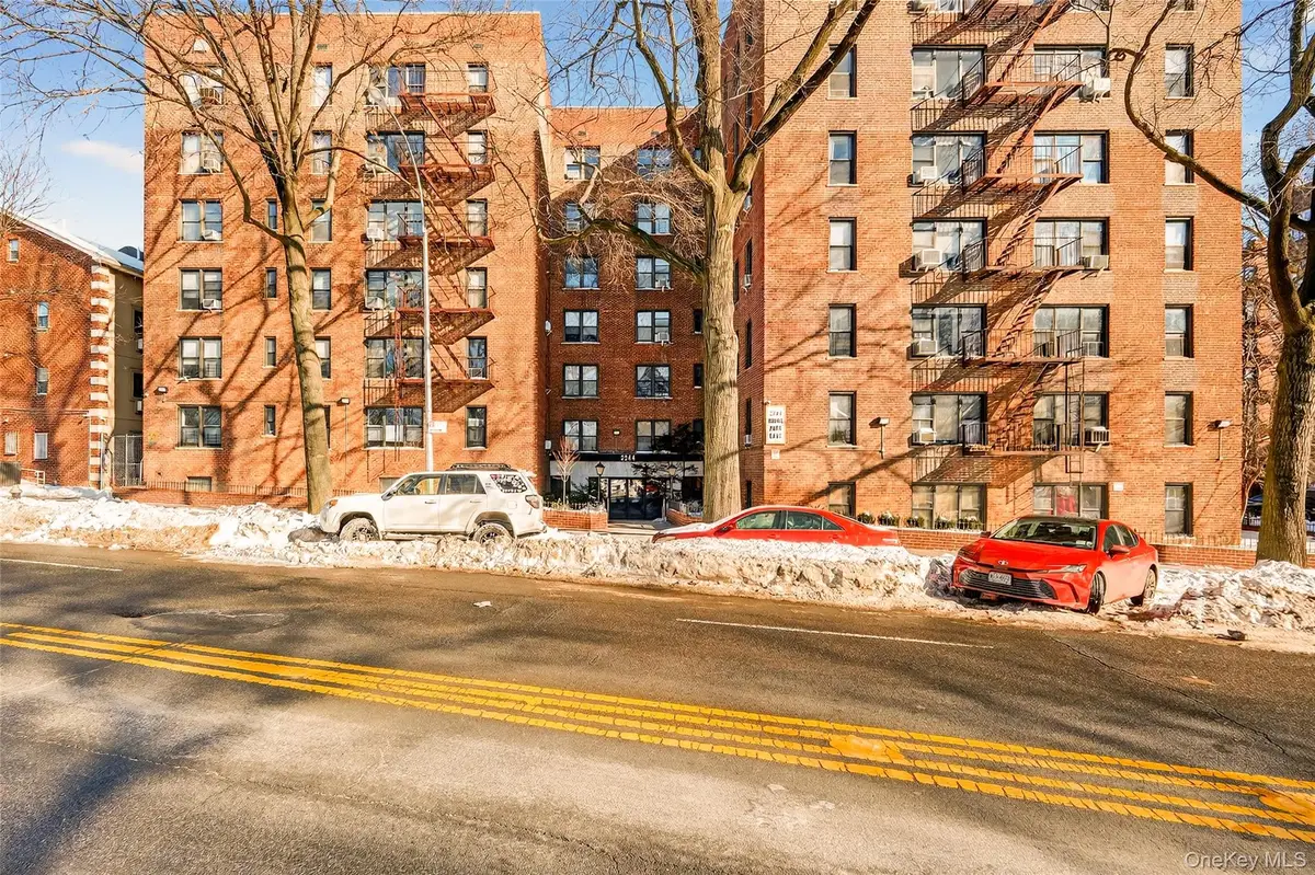2244 Bronx Park E #1H, Bronx, NY 10467 - Image #1