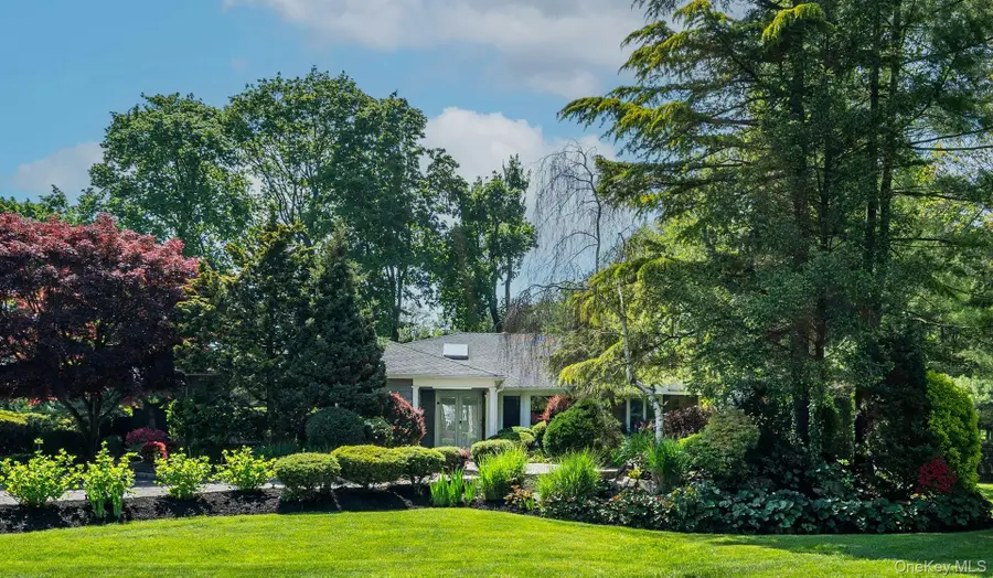 2 Yukon Drive, Woodbury, NY 11797 - #3