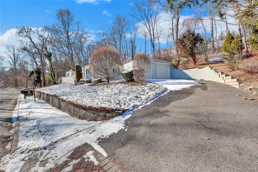 81 Oakside Road, Smithtown, NY 11787 - Image #3