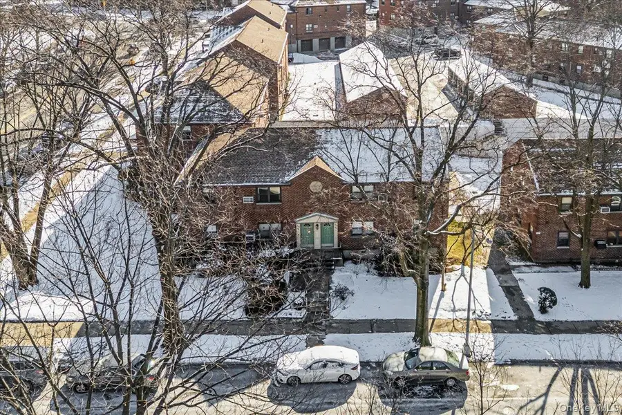 242-68 Horace Harding Expressway #upper, Douglaston, NY 11362 - Image #2