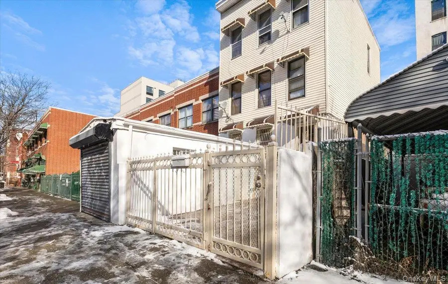 877 Hornaday Place, Bronx, NY 10460 - Image #3