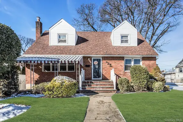 562 Arcadian Avenue, Valley Stream, NY 11580