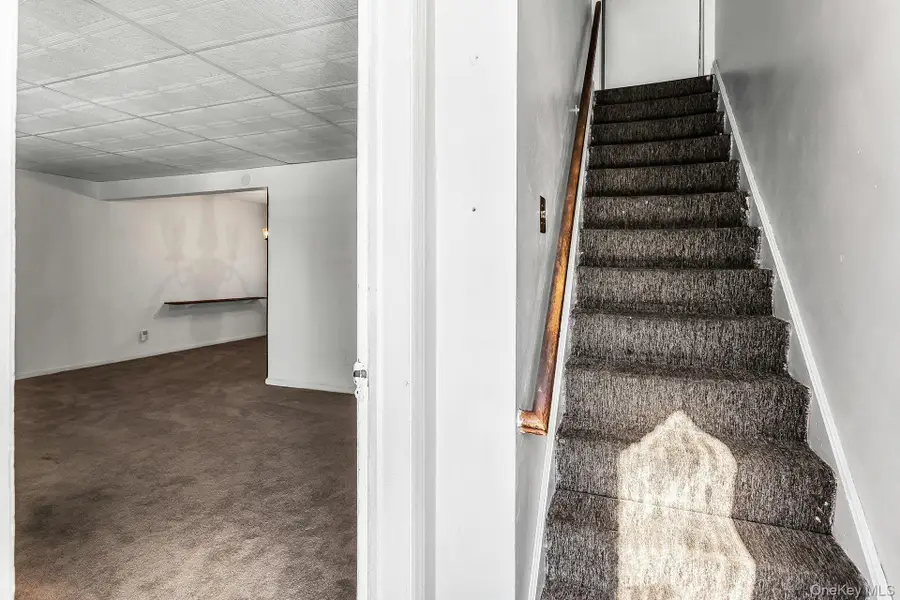 562 Arcadian Avenue, Valley Stream, NY 11580 - Image #3