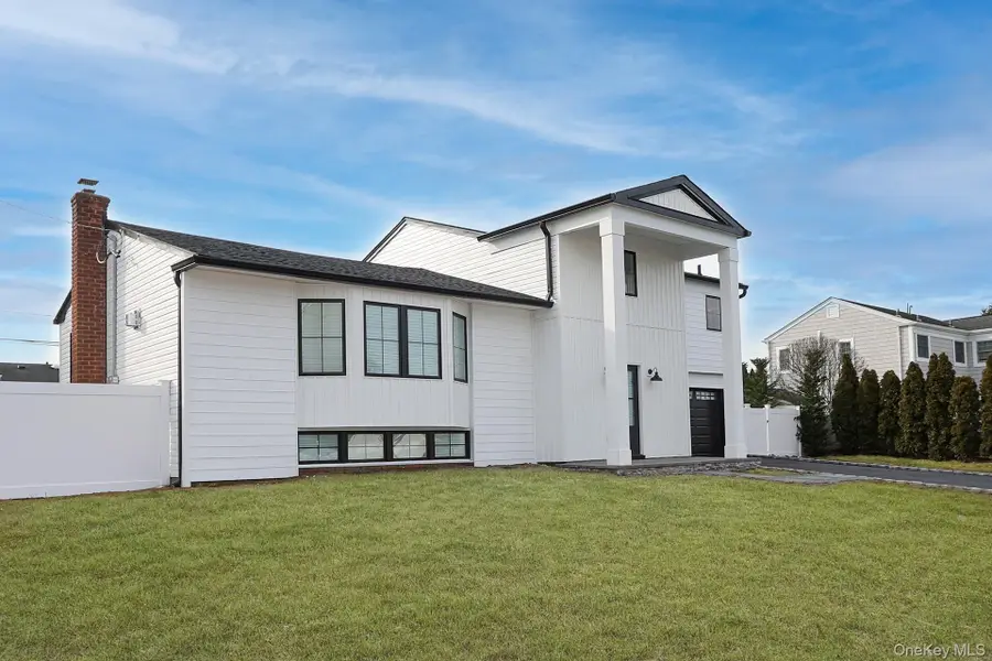 92 Kings Walk, Massapequa Park, NY 11762 - Image #3