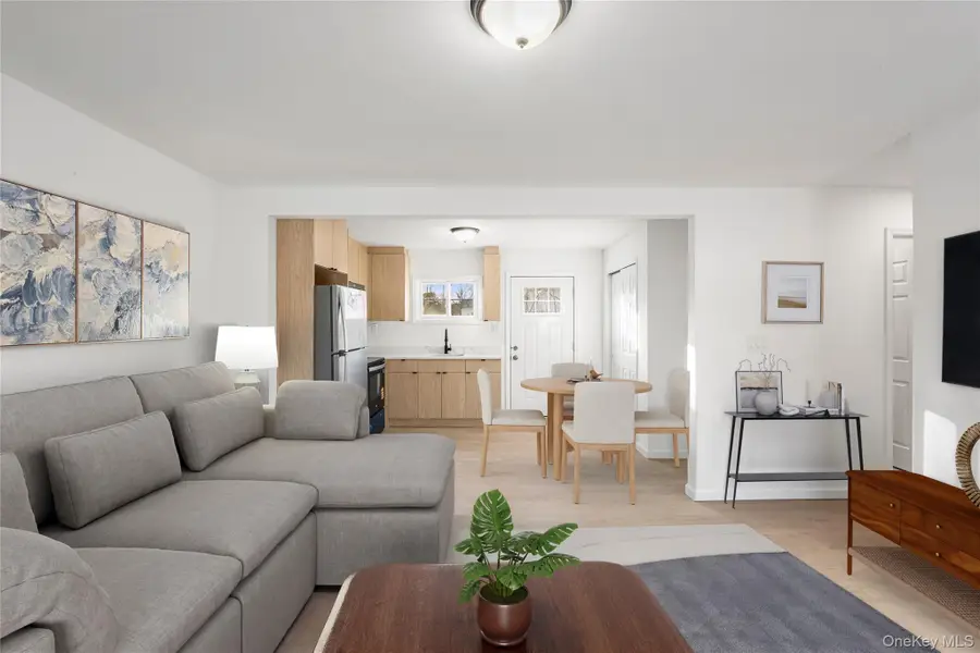 818 Meade Avenue, Bellport, NY 11713 - Image #3