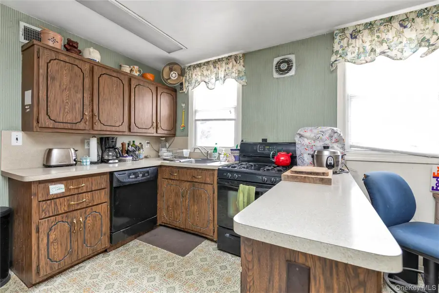 27 Deepdale Parkway, Roslyn Heights, NY 11577 - #3