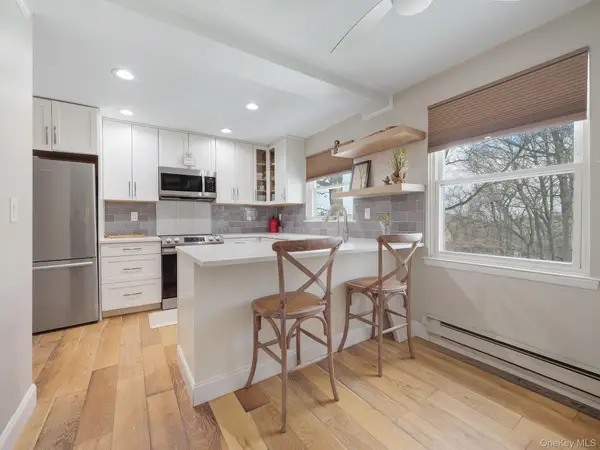 552 Sierra Vista Lane, Valley Cottage, NY 10989